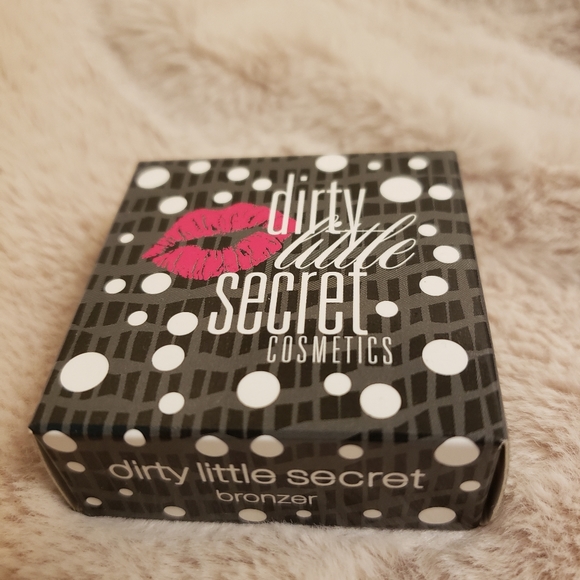 Bronzer - Picture 1 of 1